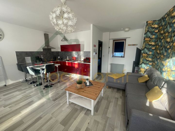 
                                                Location
                                                 Appartement 3 pièces meublé