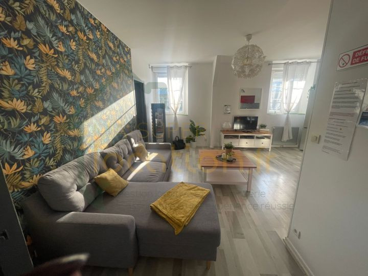 
                                                Location
                                                 Appartement 3 pièces meublé