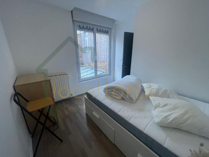 
                                                Location
                                                 Appartement 3 pièces meublé