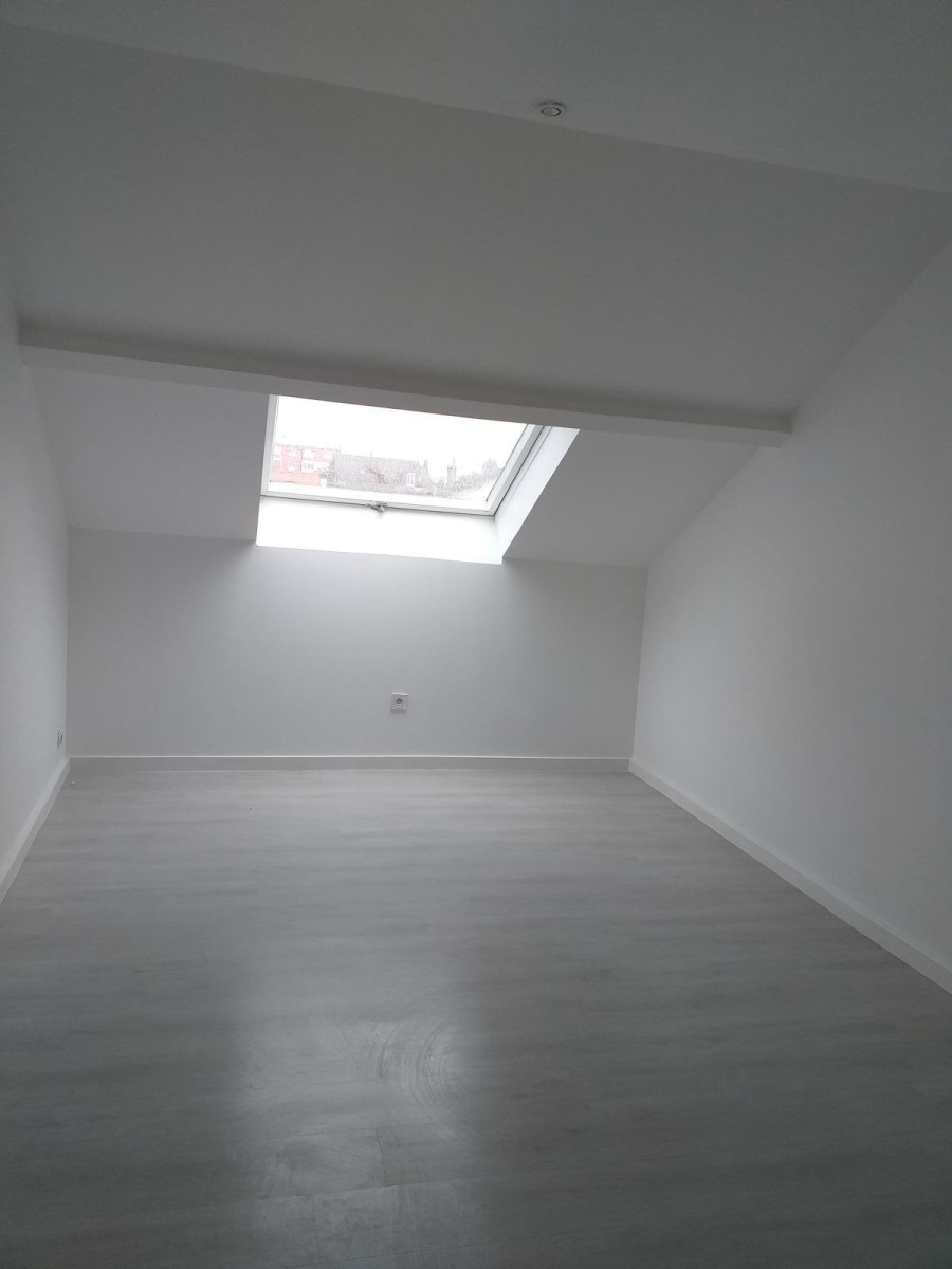 
                                                Location
                                                 Appartement 3 pièces +mezzanine dans un lieu calme