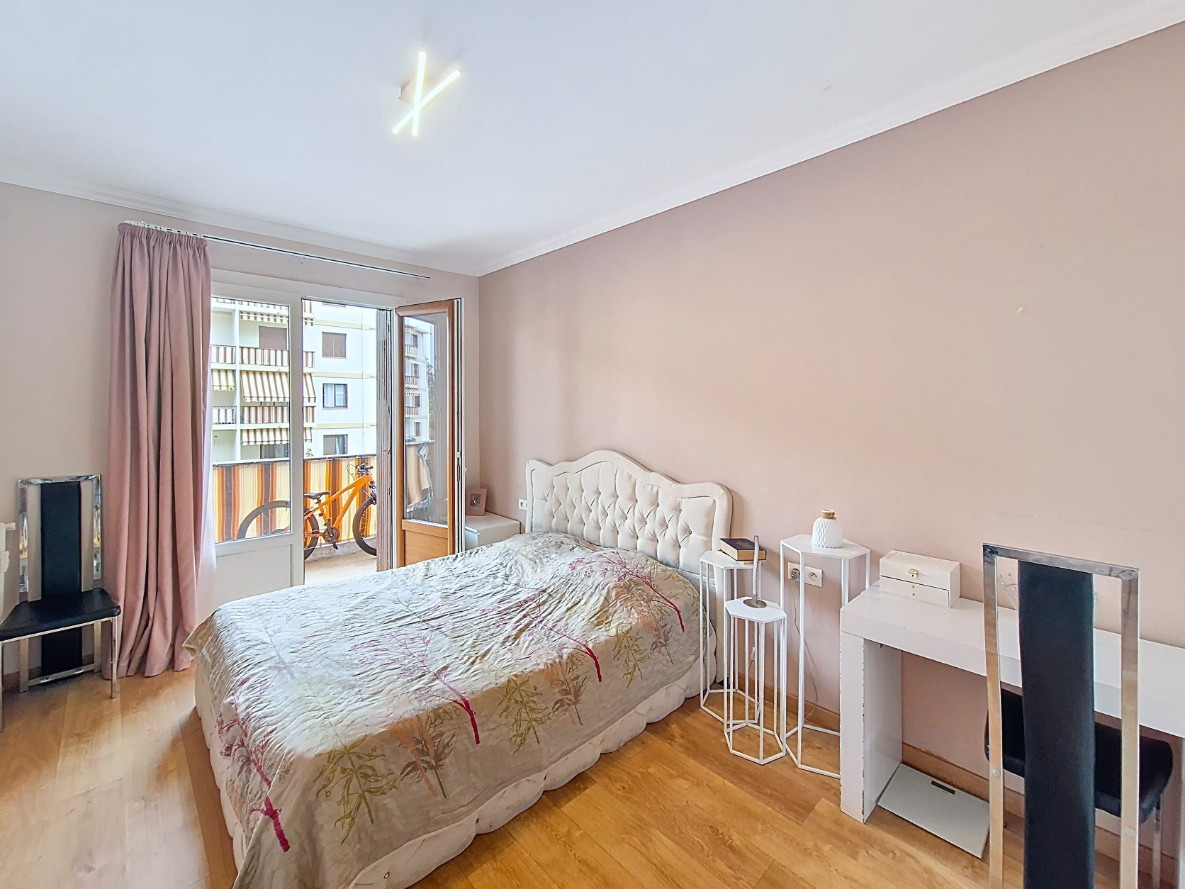 
                                                Vente
                                                 Appartement 3 pièces Nice / Mont Boron