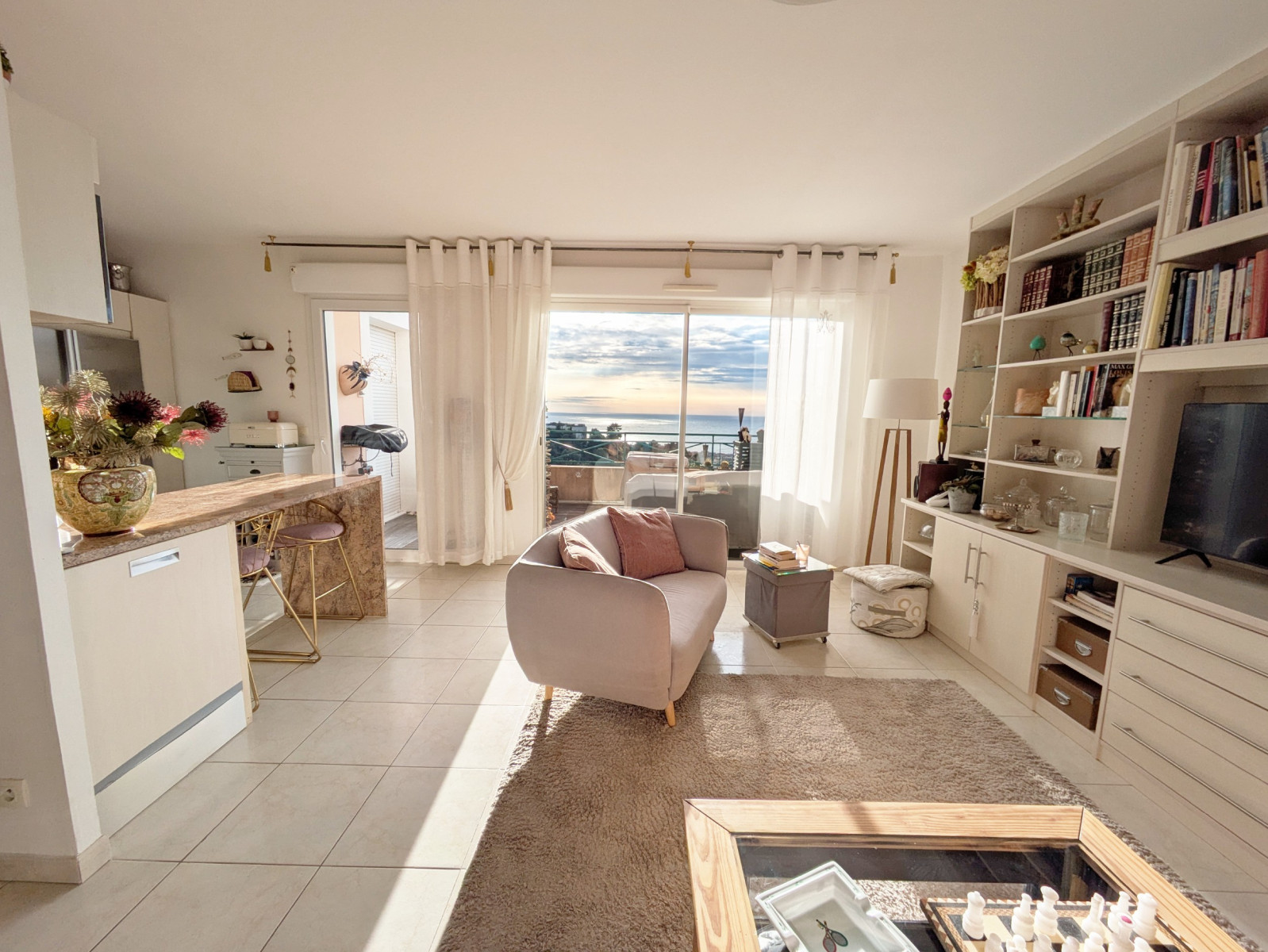 
                                                Vente
                                                 Appartement 3 pièces Parc Impérial NICE VUE MER Terrasse et Piscine