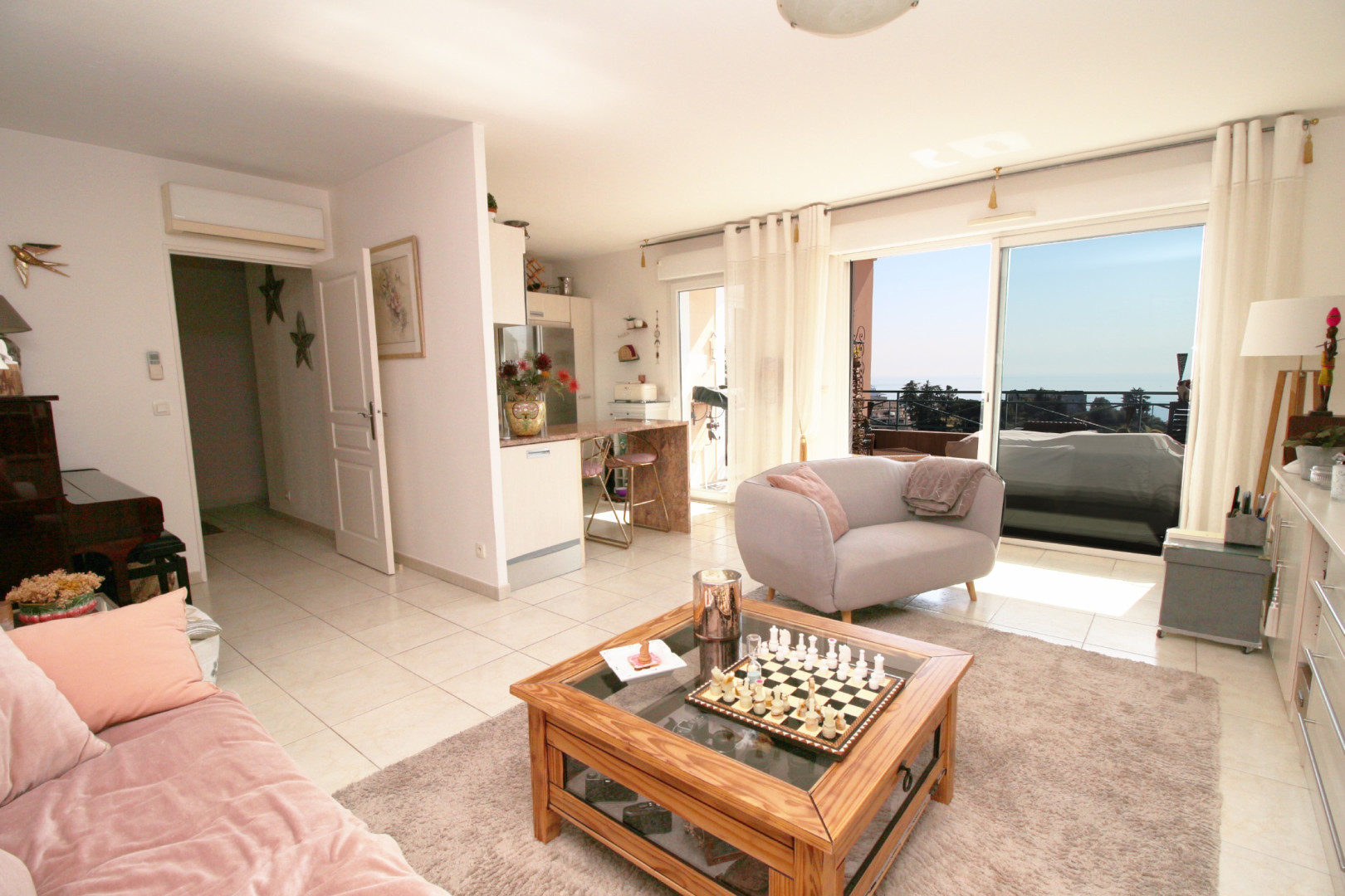 
                                                Vente
                                                 Appartement 3 pièces Parc Impérial NICE VUE MER Terrasse et Piscine