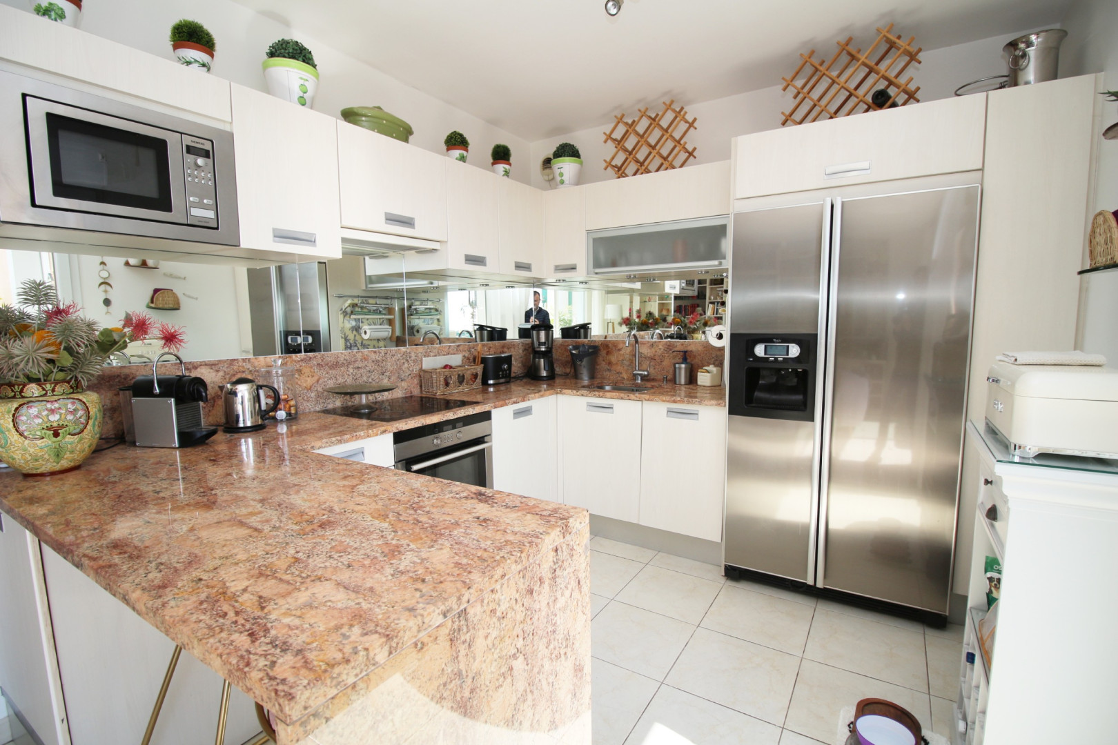
                                                Vente
                                                 Appartement 3 pièces Parc Impérial NICE VUE MER Terrasse et Piscine