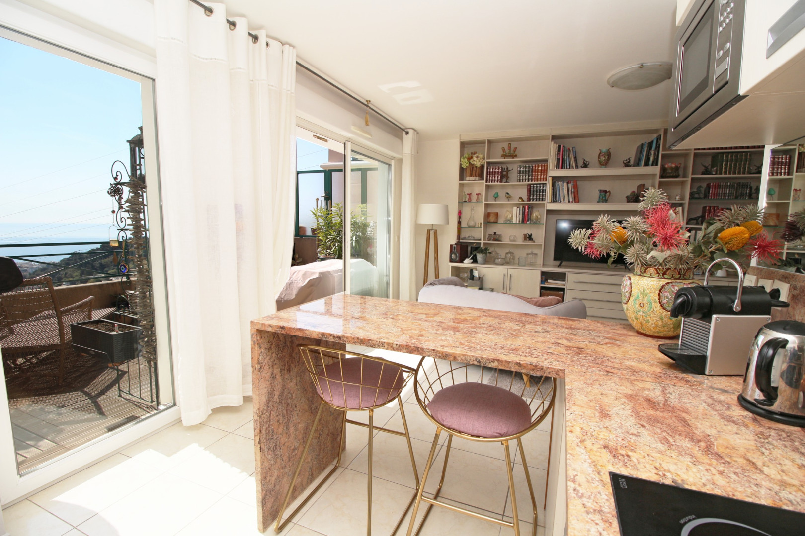 
                                                Vente
                                                 Appartement 3 pièces Parc Impérial NICE VUE MER Terrasse et Piscine