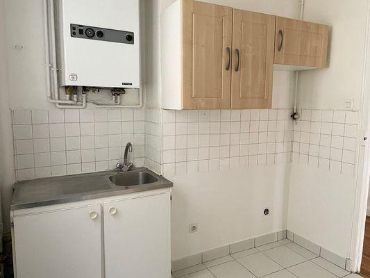 
                                                Location
                                                 Appartement 3 pièces Paris 12 proche Bois