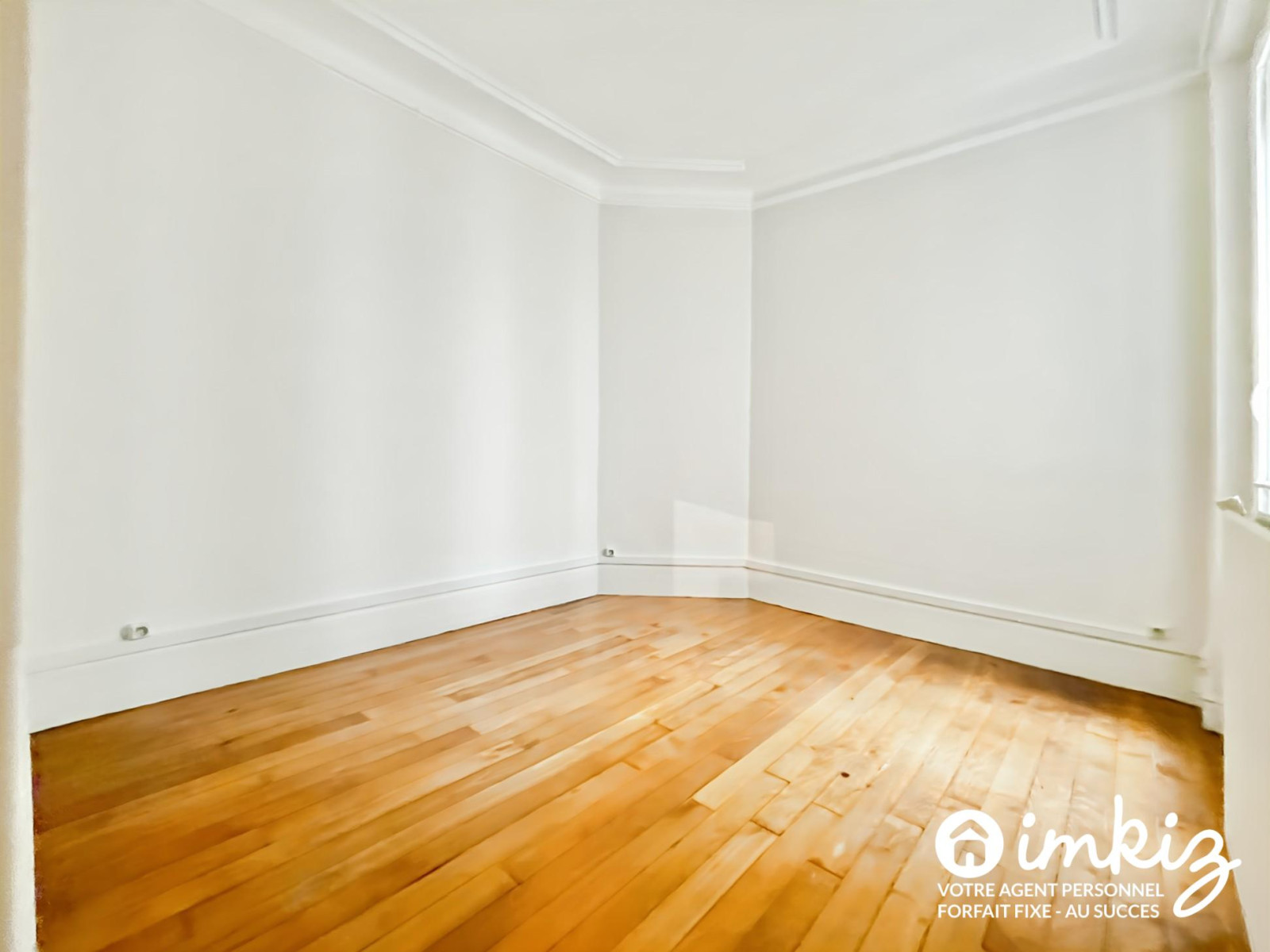 
                                                Vente
                                                 Appartement 3 pièces Paris 17