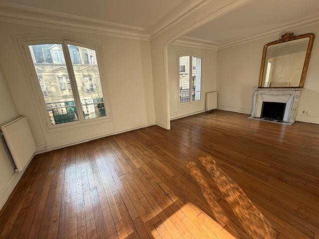 
                                                Vente
                                                 Appartement 3 pièces Paris 17