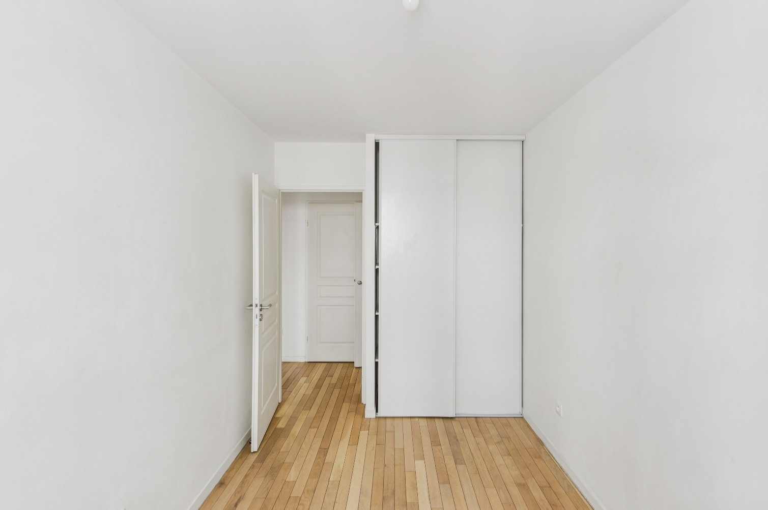 
                                                Vente
                                                 Appartement 3 pièces - Paris 18