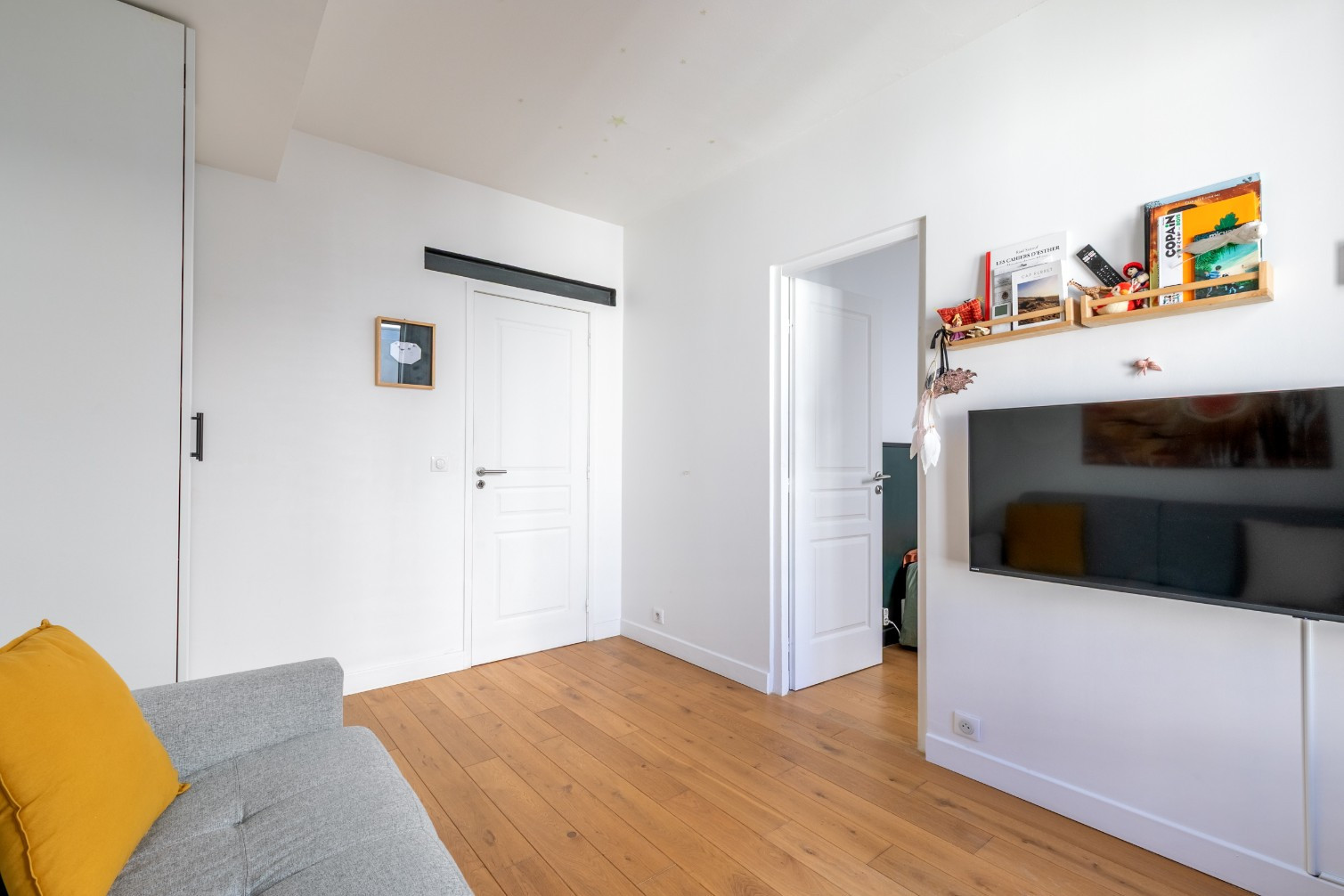 
                                                Vente
                                                 Appartement 3 pièces - Paris 18