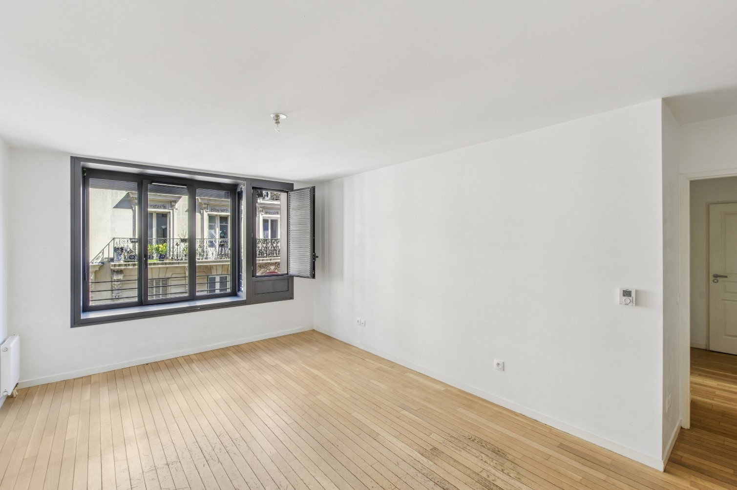 
                                                Vente
                                                 Appartement 3 pièces - Paris 18