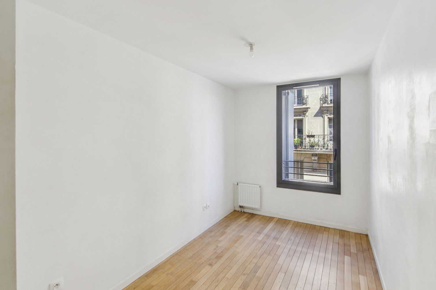 
                                                Vente
                                                 Appartement 3 pièces - Paris 18