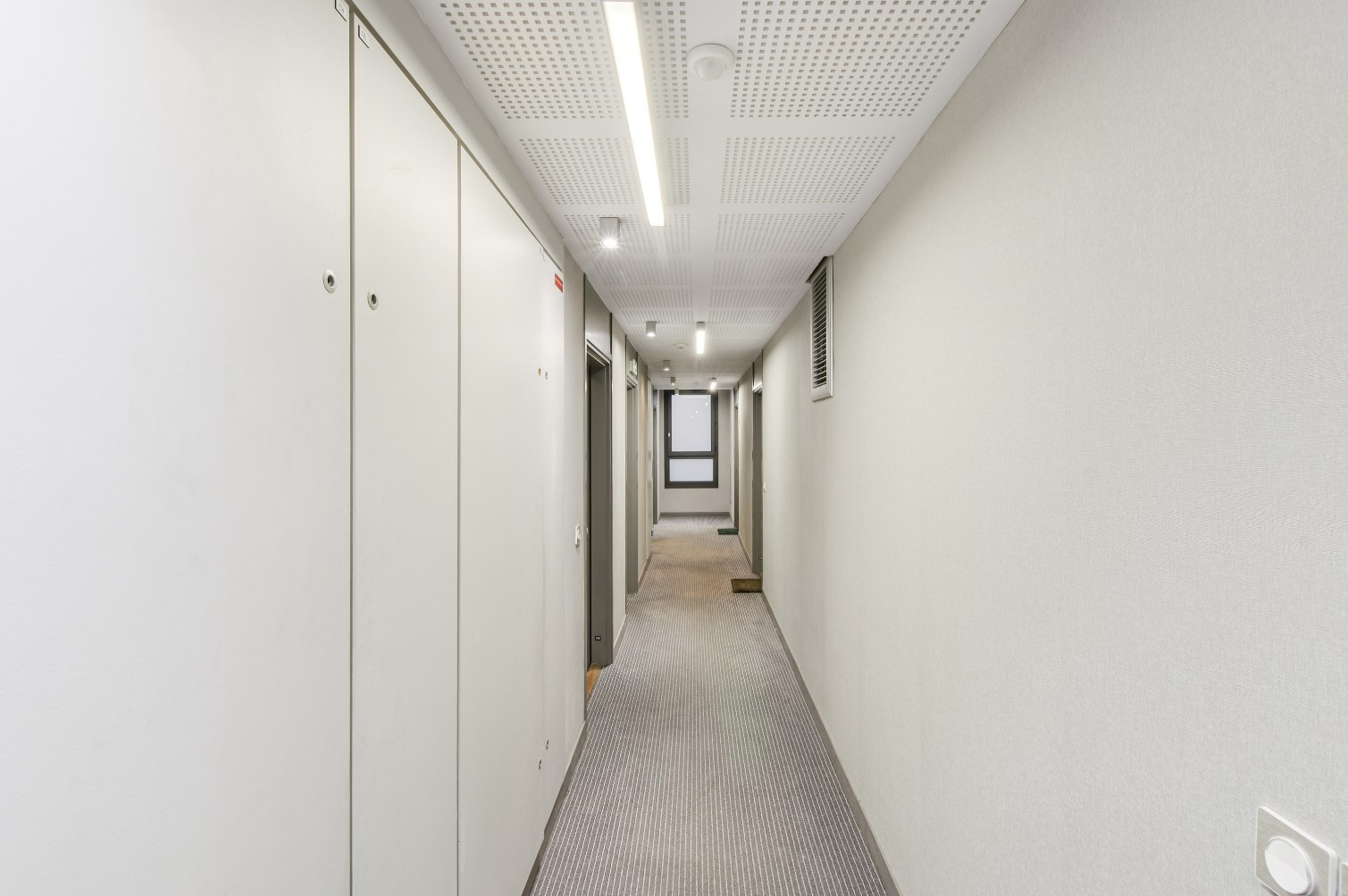 
                                                Vente
                                                 Appartement 3 pièces - Paris 18