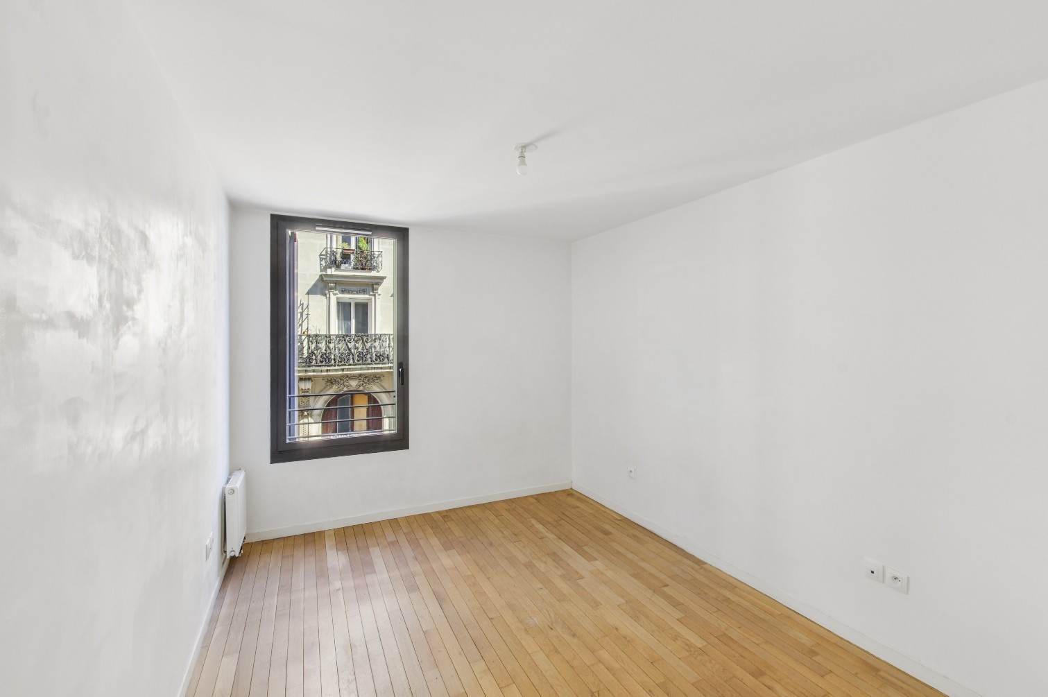 
                                                Vente
                                                 Appartement 3 pièces - Paris 18