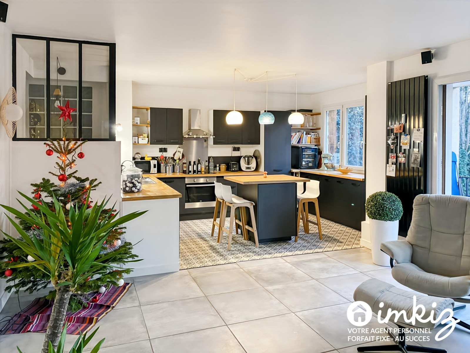 
                                                Vente
                                                 Appartement 3 pièces refait à neuf exposition sud