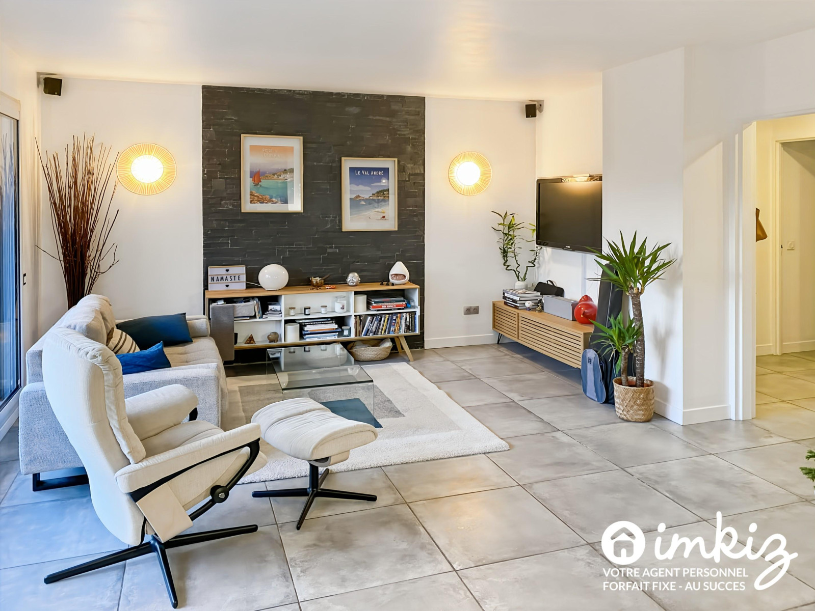 
                                                Vente
                                                 Appartement 3 pièces refait à neuf exposition sud