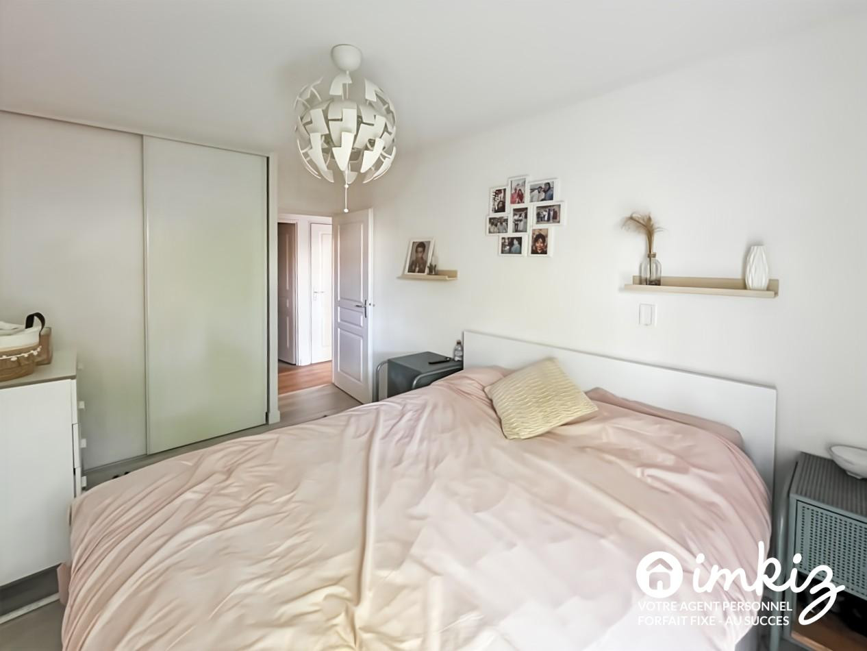 
                                                Vente
                                                 Appartement 3 pièces rénové