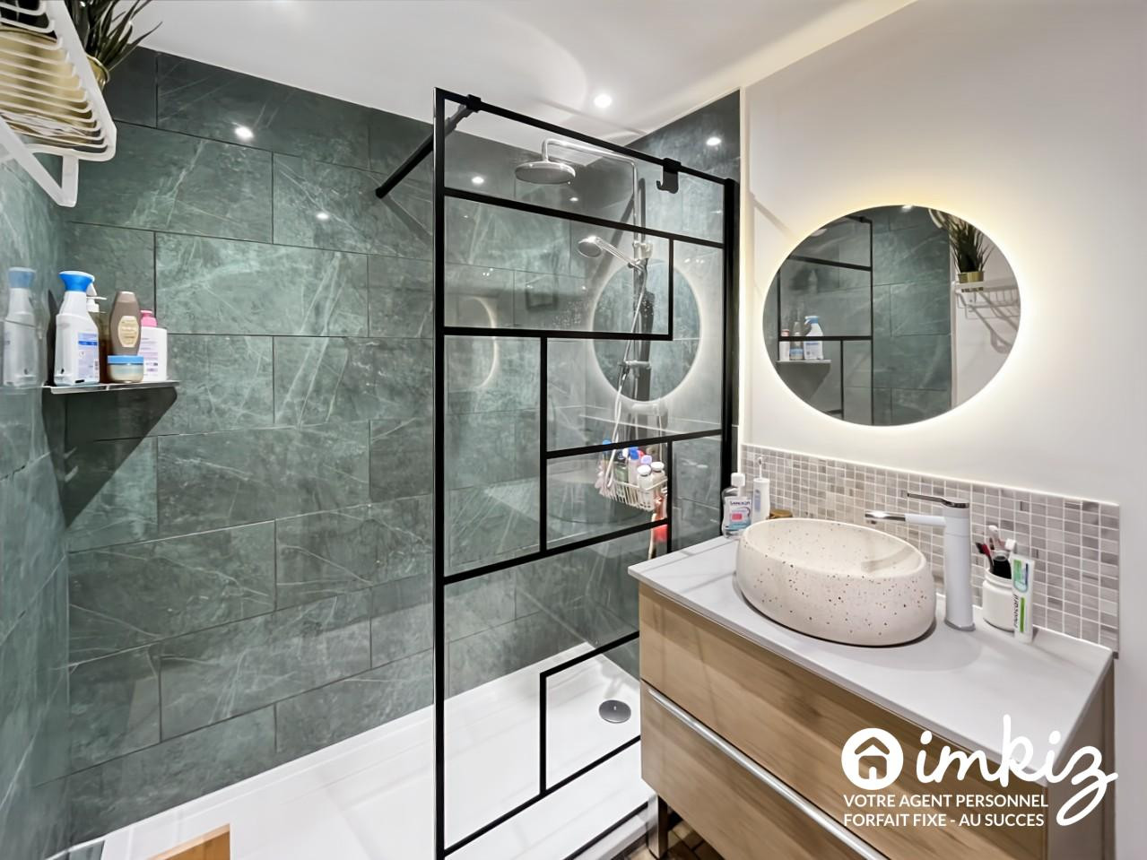 
                                                Vente
                                                 Appartement 3 pièces rénové