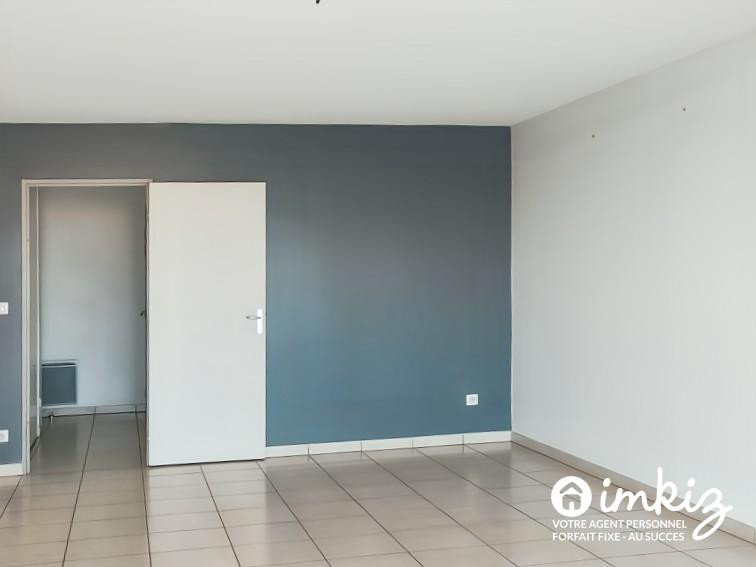 
                                                Vente
                                                 Appartement 3 pièces spacieux plein sud