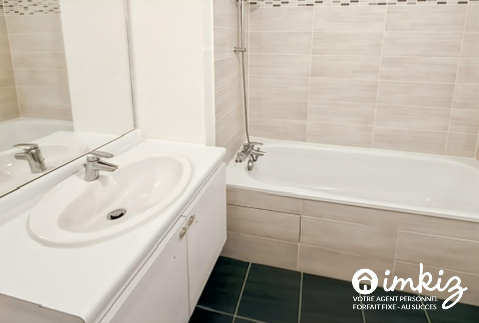 
                                                Vente
                                                 Appartement 3 pièces terrasse - parking en sus