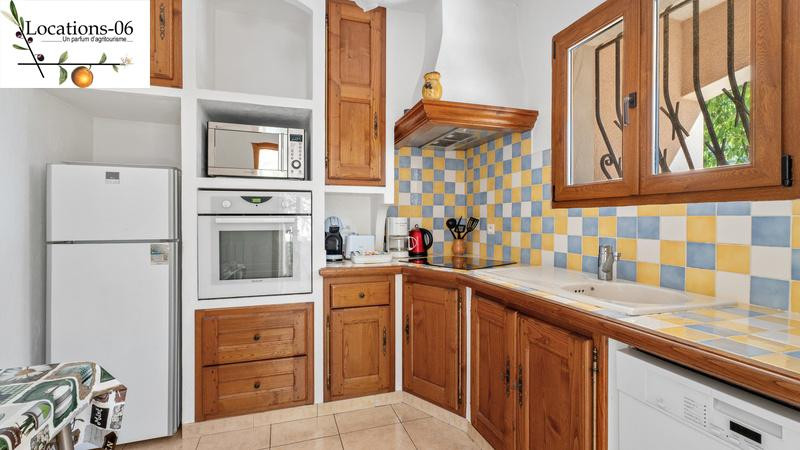 
                                                Location
                                                 Appartement 3 pièces tout confort en villa
