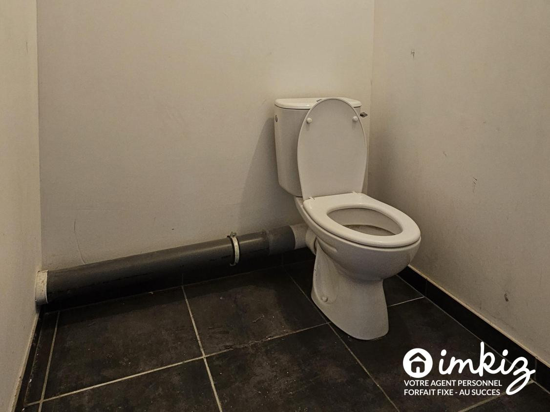 
                                                Vente
                                                 Appartement 3 pièces traversant avec balcon 10 m²