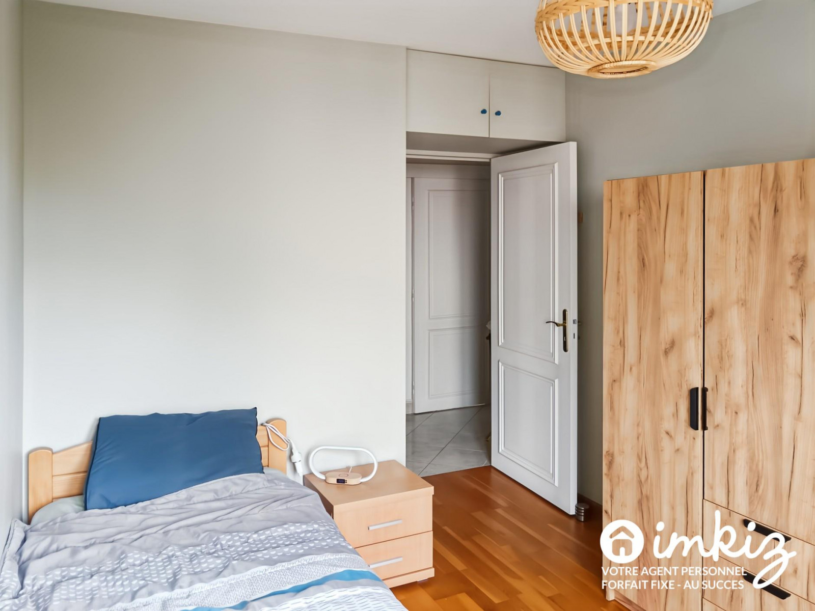 Vente
                                                 Appartement 3 pièces, traversant, balcon, parking.