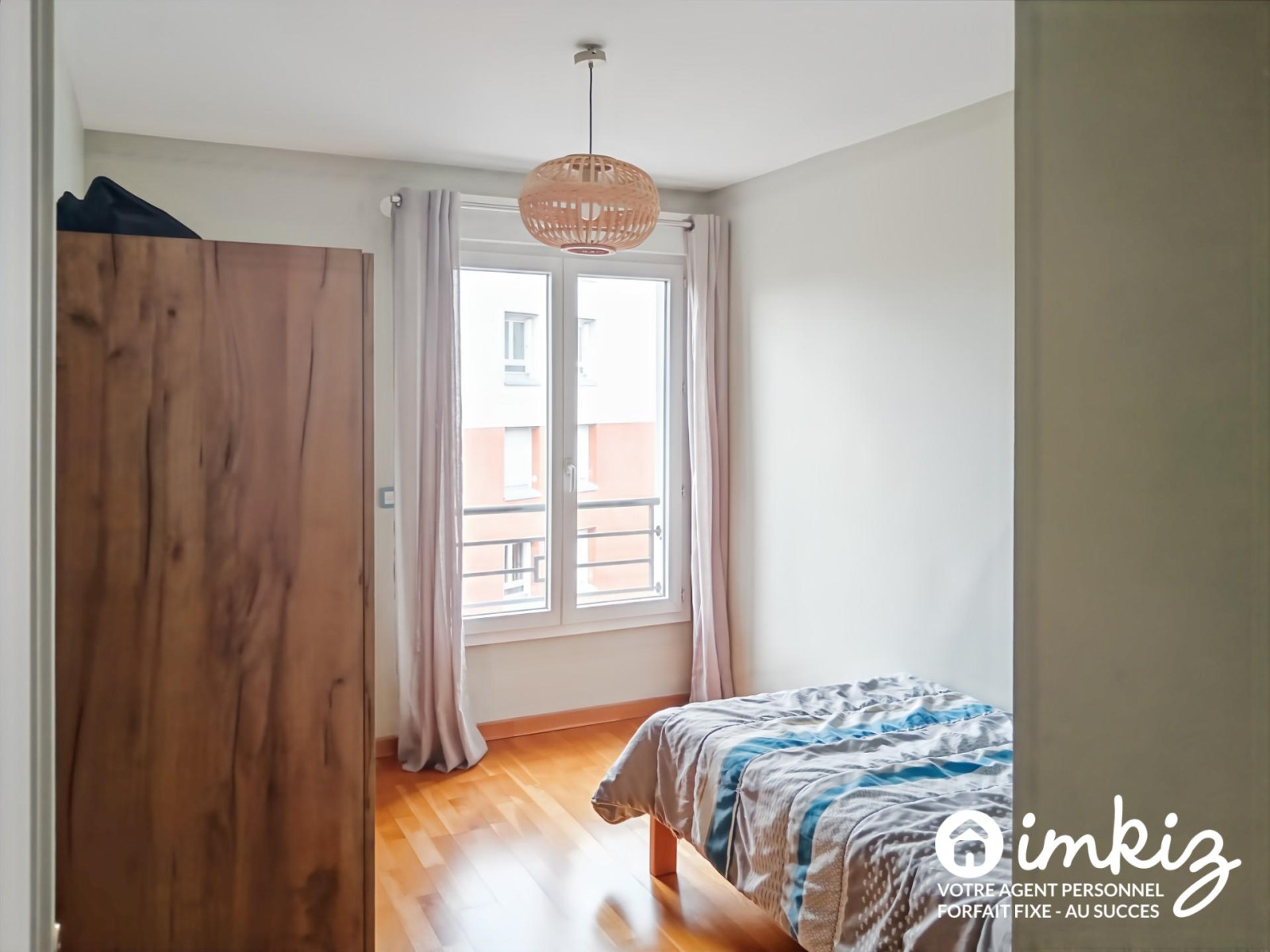 
                                                Vente
                                                 Appartement 3 pièces, traversant, balcon, parking.