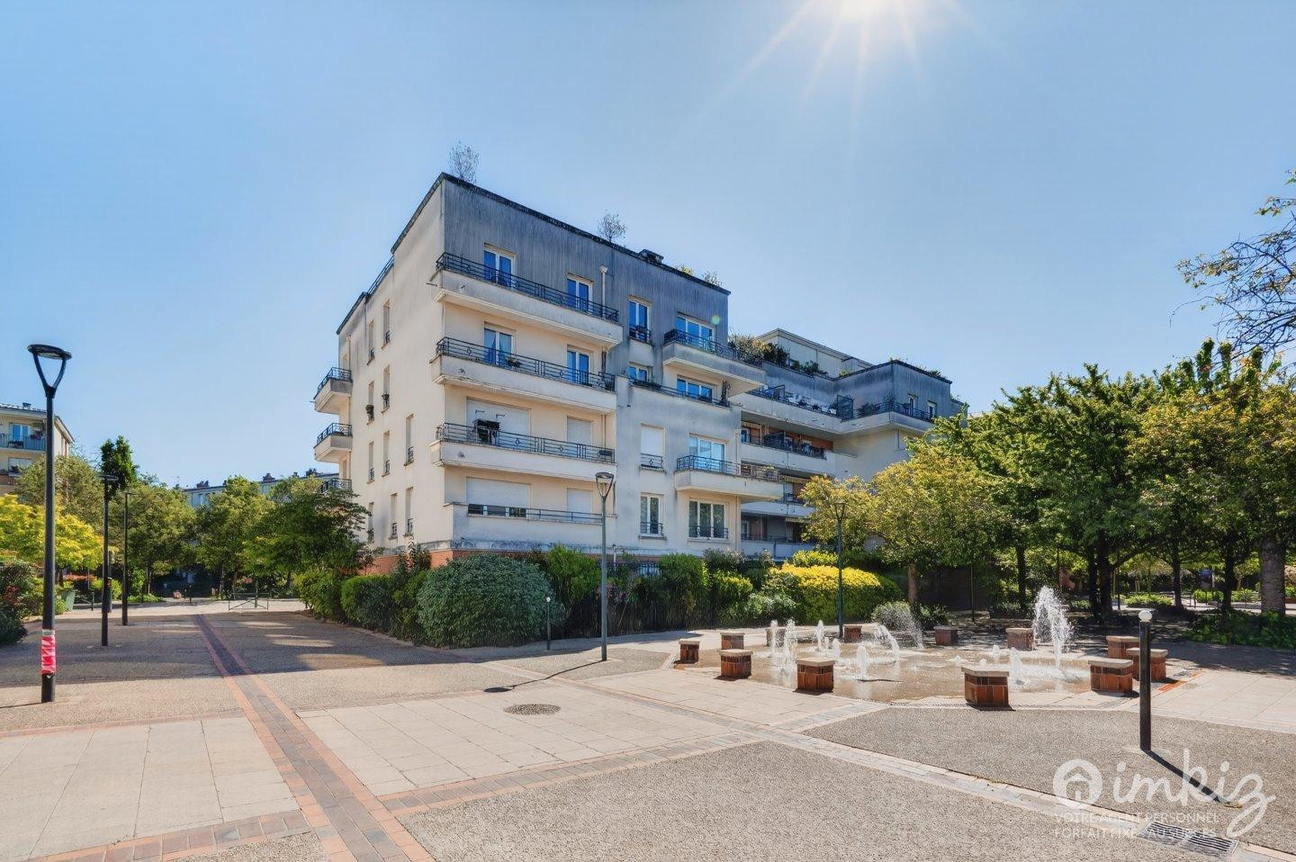 
                                                Vente
                                                 Appartement 3 pièces, traversant, balcon, parking.