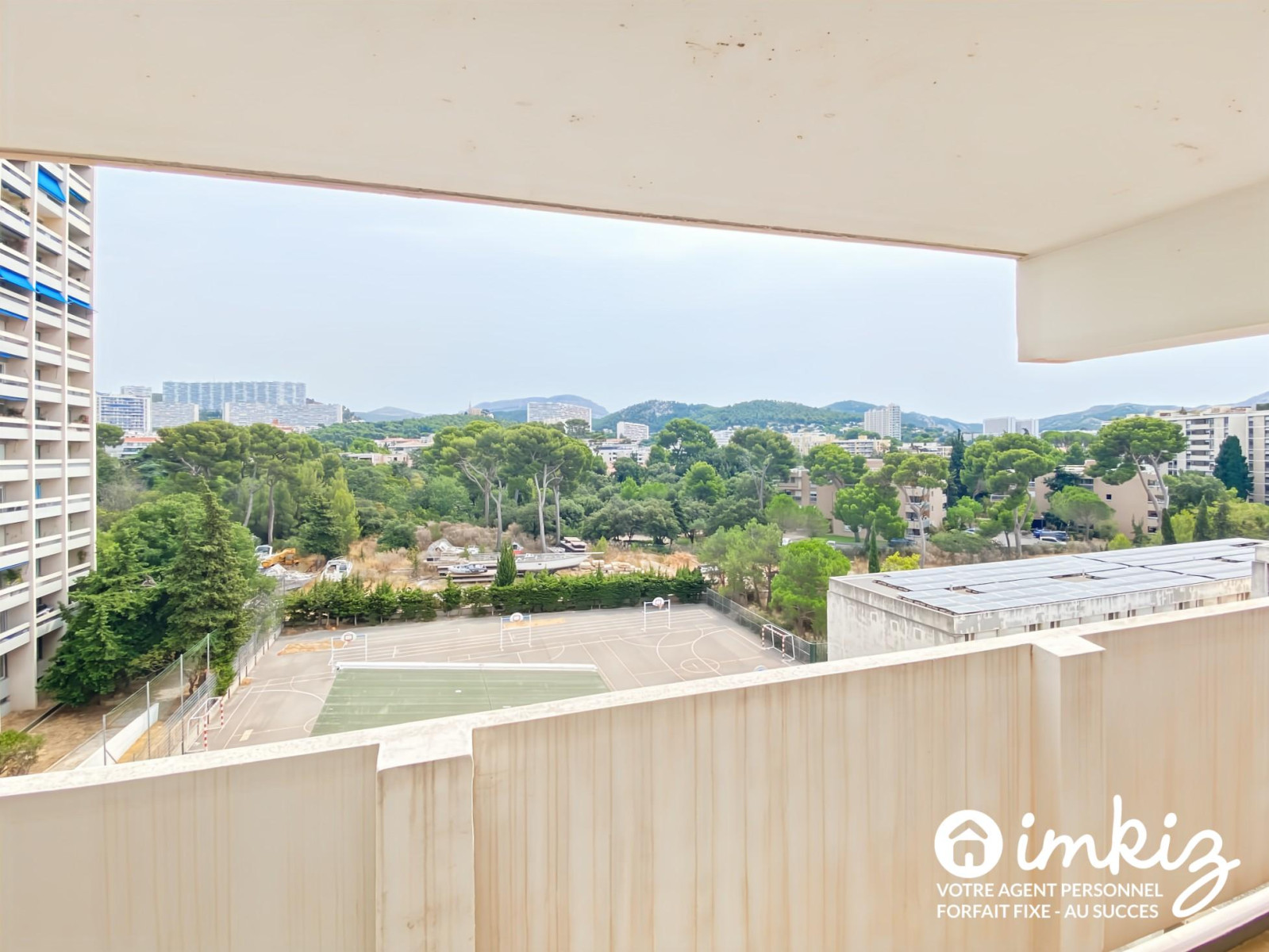 
                                                Vente
                                                 Appartement 3 pièces traversant belle vue 2 balcons 1 cave