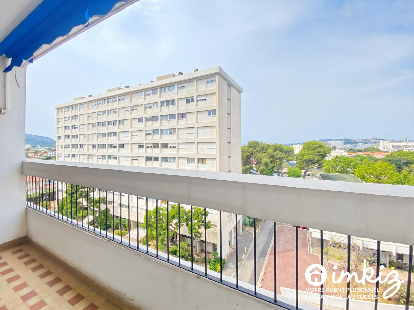
                                                Vente
                                                 Appartement 3 pièces traversant belle vue 2 balcons 1 cave