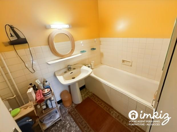 
                                                Vente
                                                 Appartement 3 pièces traversant belle vue