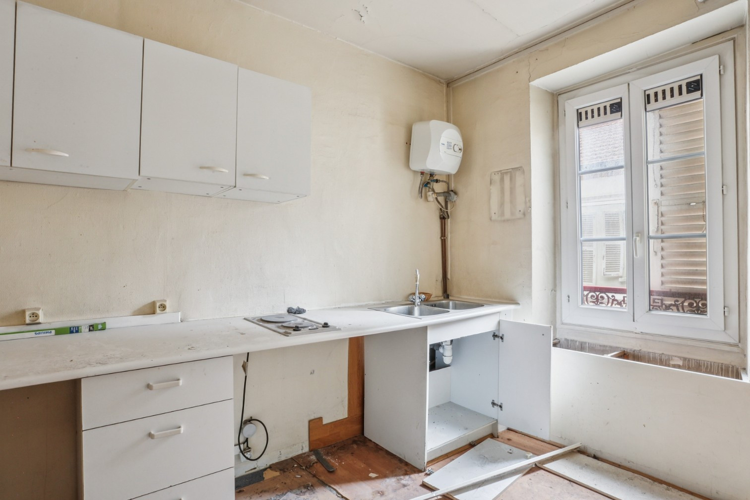 
                                                Vente
                                                 Appartement 3 pièces traversant - Paris 8e