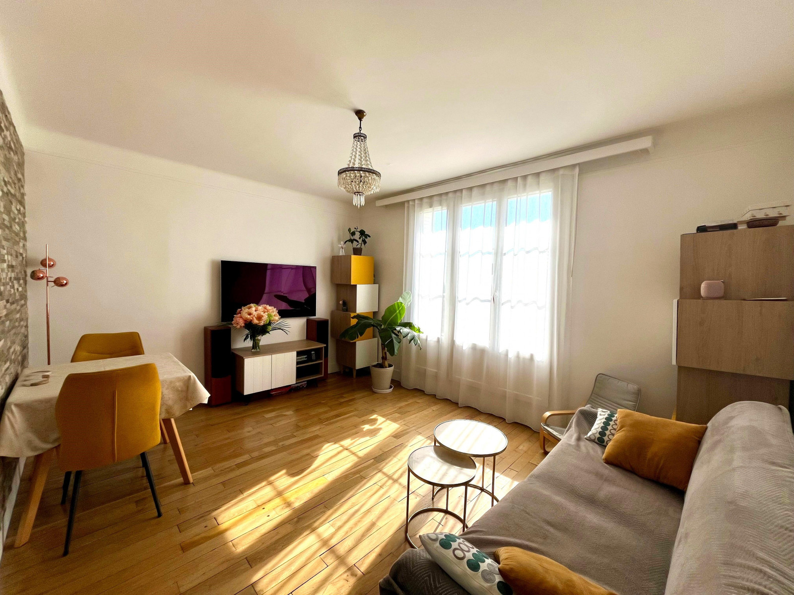 
                                                Vente
                                                 Appartement 3 pièces très calme, vue Tour Eiffel