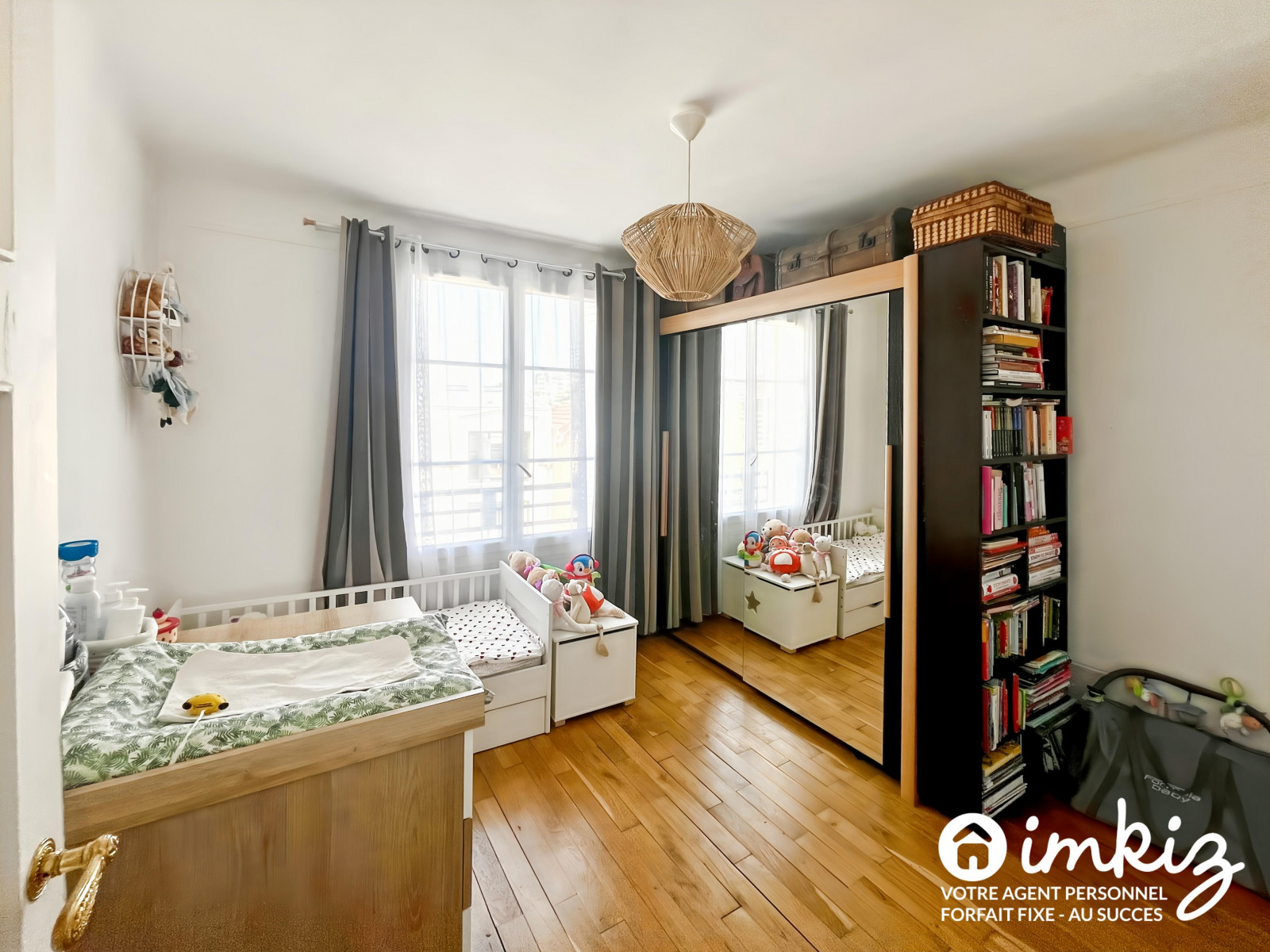 
                                                Vente
                                                 Appartement 3 pièces très calme, vue Tour Eiffel