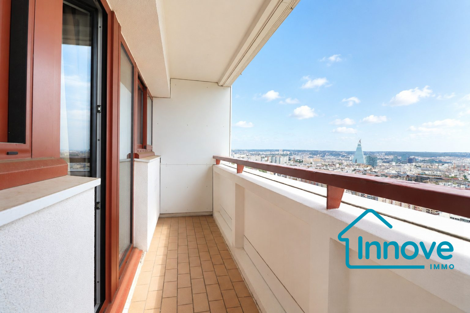 
                                                Vente
                                                 Appartement 3 pièces vue exceptionnelle Paris 15ème Alleray-Pr