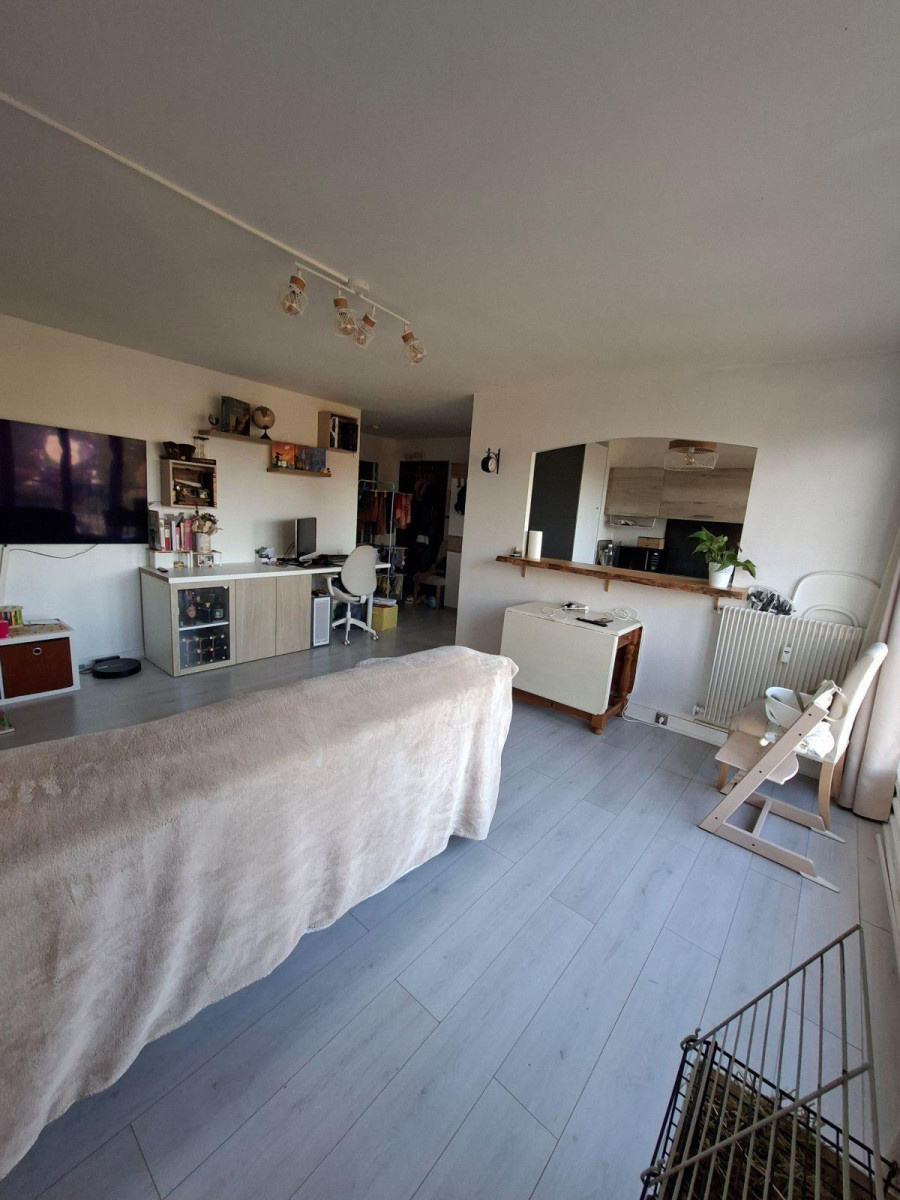 
                                                Location
                                                 Appartement 3 pièces, vue sur la vallée