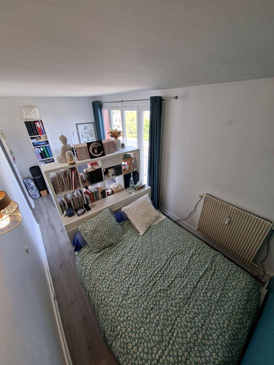 
                                                Location
                                                 Appartement 3 pièces, vue sur la vallée