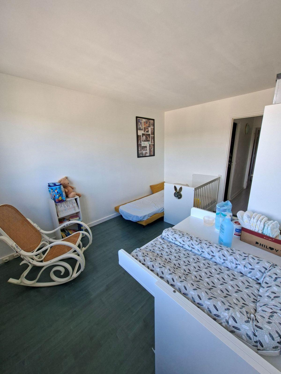 
                                                Location
                                                 Appartement 3 pièces, vue sur la vallée