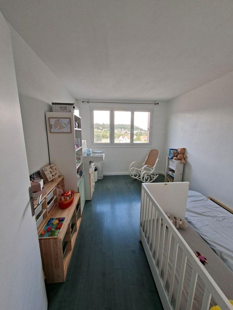
                                                Location
                                                 Appartement 3 pièces, vue sur la vallée