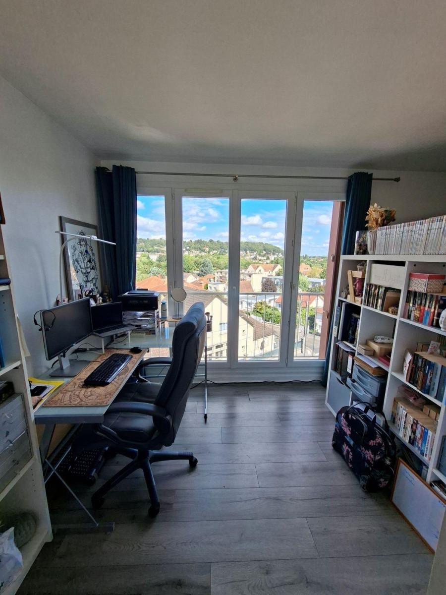 
                                                Location
                                                 Appartement 3 pièces, vue sur la vallée