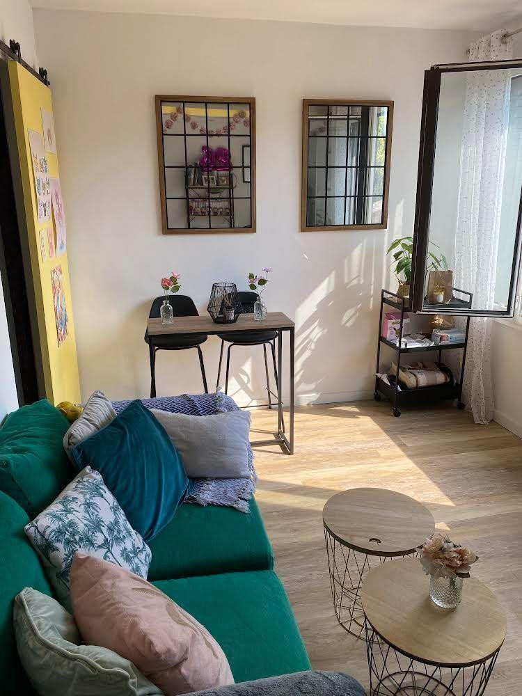 
                                                Location
                                                 Appartement 30m2 centre ville + stationnement