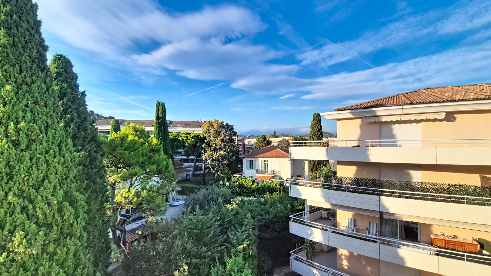 
                                                Location
                                                 Appartement  - 32.22 m²
