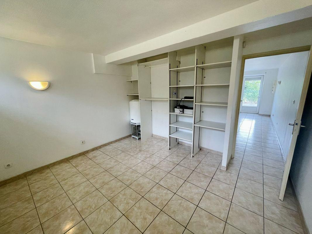 
                                                Location
                                                 APPARTEMENT 37m² - Type F2