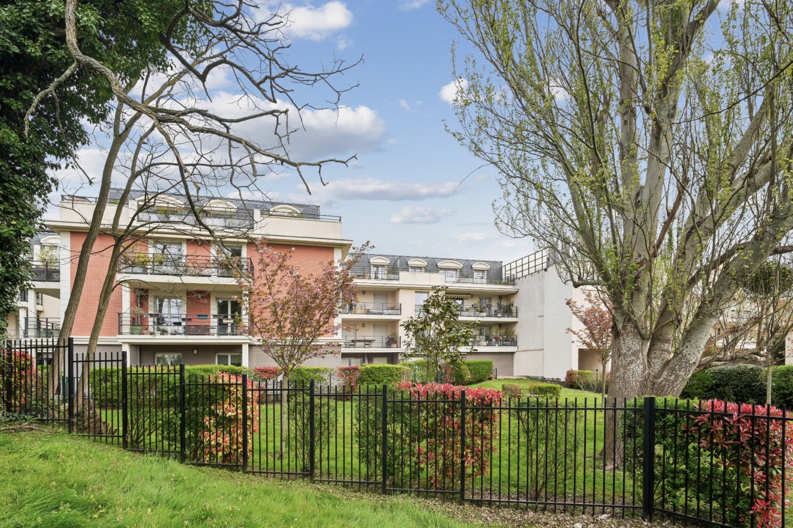 
                                                Vente
                                                 Appartement 38m² - Neuilly-Plaisance