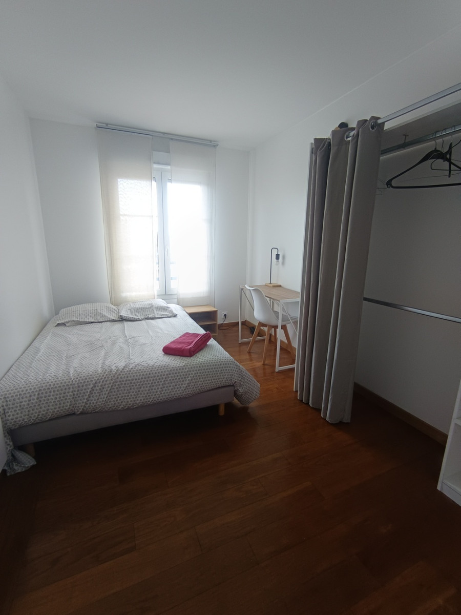 
                                                Colocation
                                                 Appartement 4 chambres avec toit terrasse