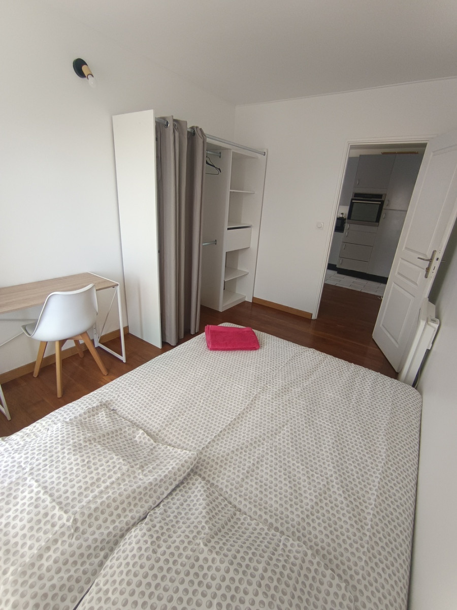 
                                                Colocation
                                                 Appartement 4 chambres avec toit terrasse
