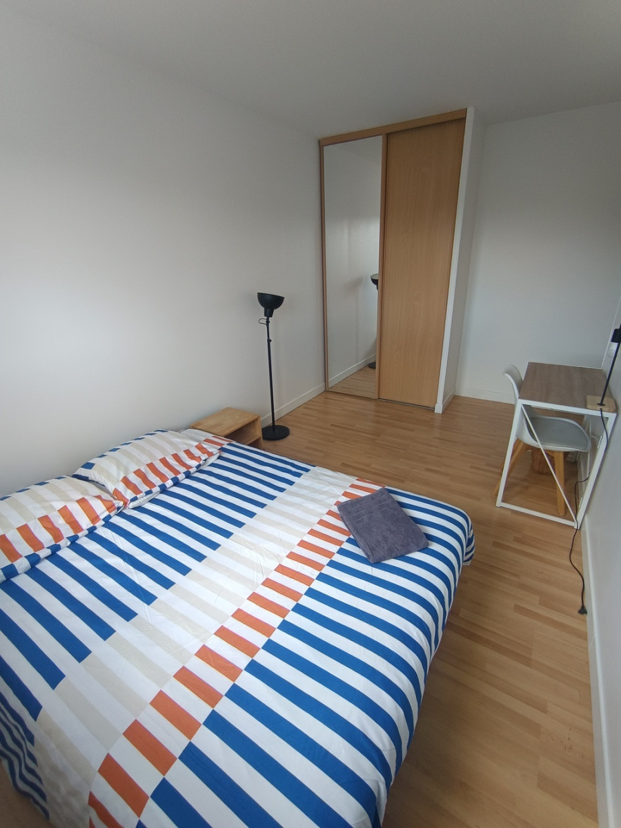 
                                                Colocation
                                                 Appartement 4 chambres avec toit terrasse