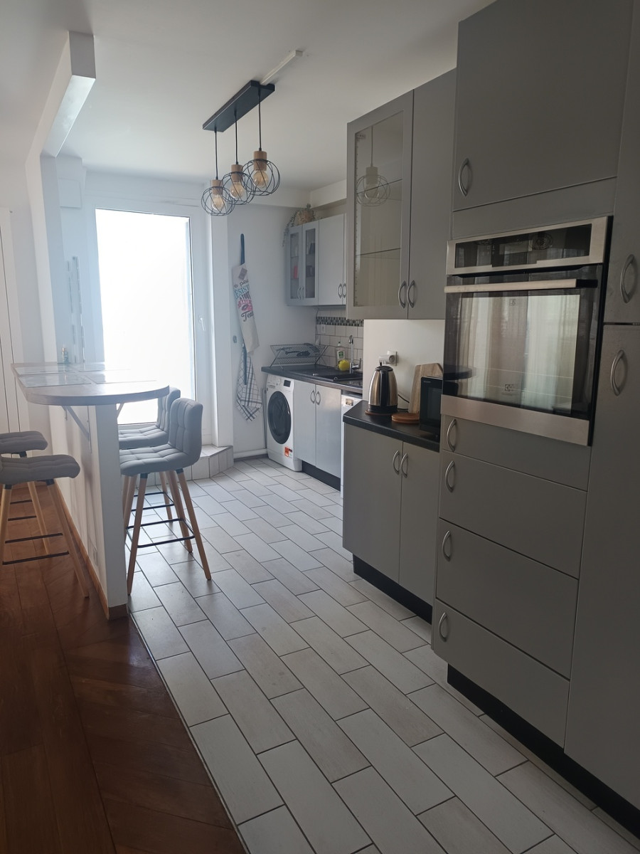 
                                                Colocation
                                                 Appartement 4 chambres avec toit terrasse