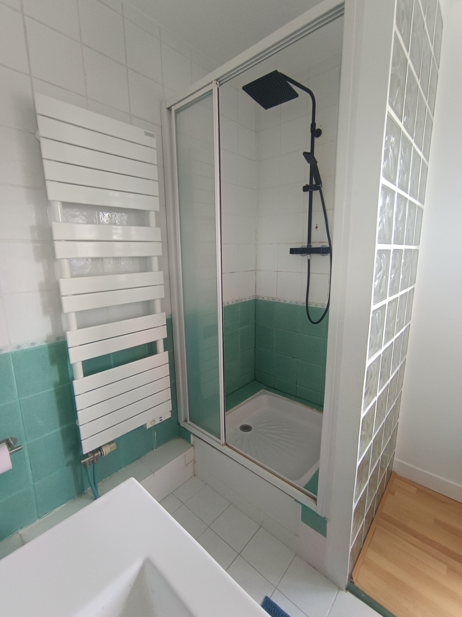 
                                                Colocation
                                                 Appartement 4 chambres avec toit terrasse